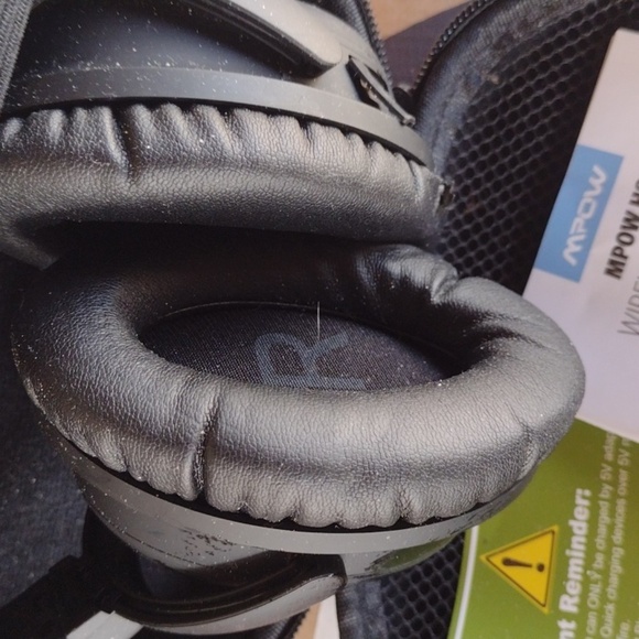 MPOW H8 Wireless Headset - Picture 2 of 5